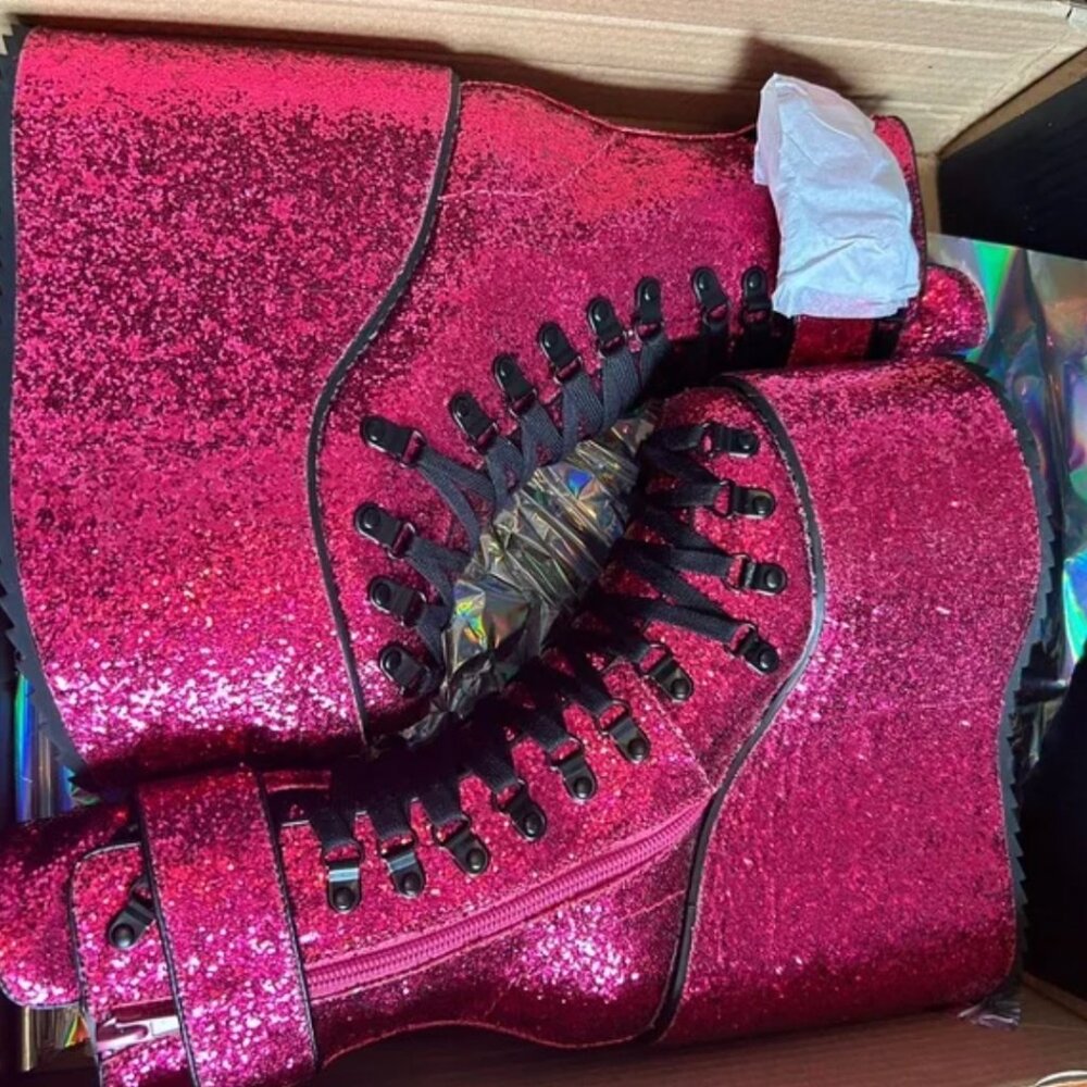 DollsKill Club Exx NIB/NWT pink glitter traitor platform boots size 6